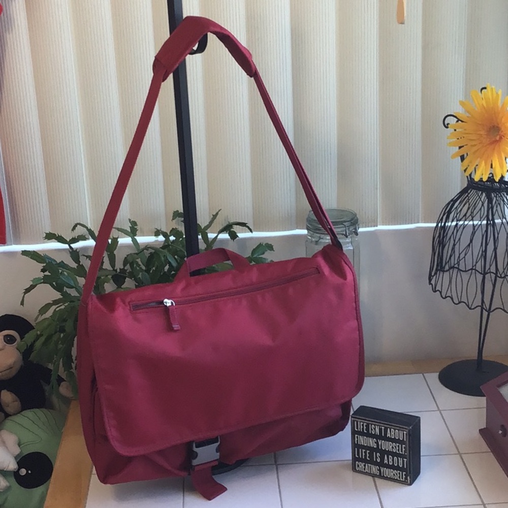 ‘embark’ Roomy Messenger Bag (#7)